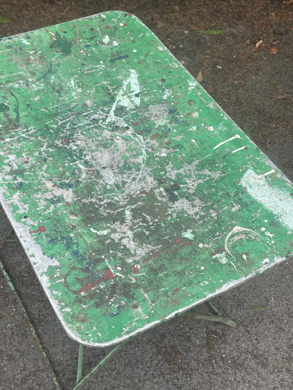 Painted garden table View IV
