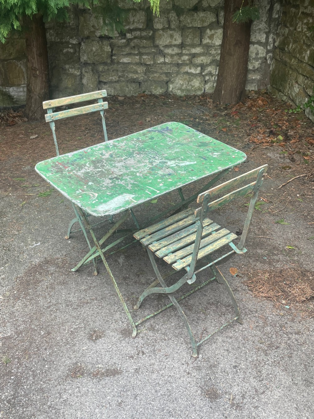 Painted garden table View XI
