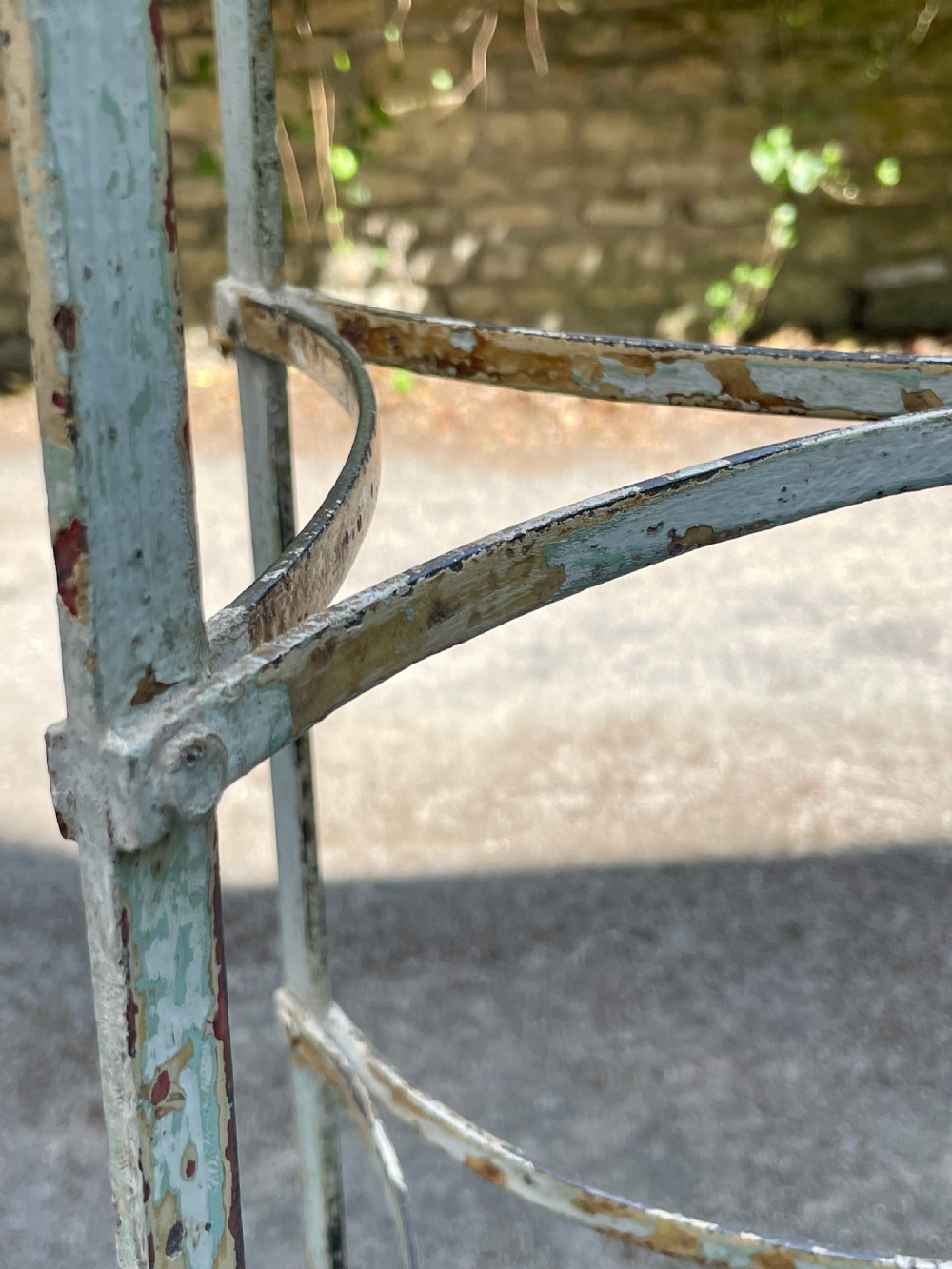 Pot stand or saucepan stand View VIII
