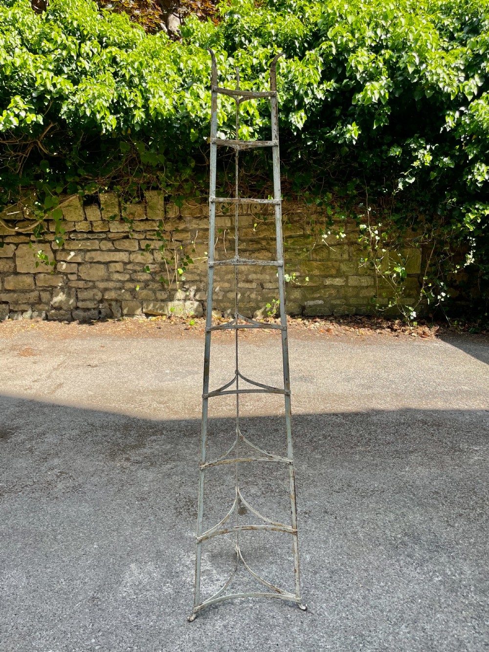 Pot stand or saucepan stand View X