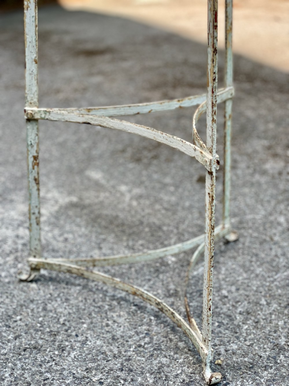 Pot stand or saucepan stand View XV