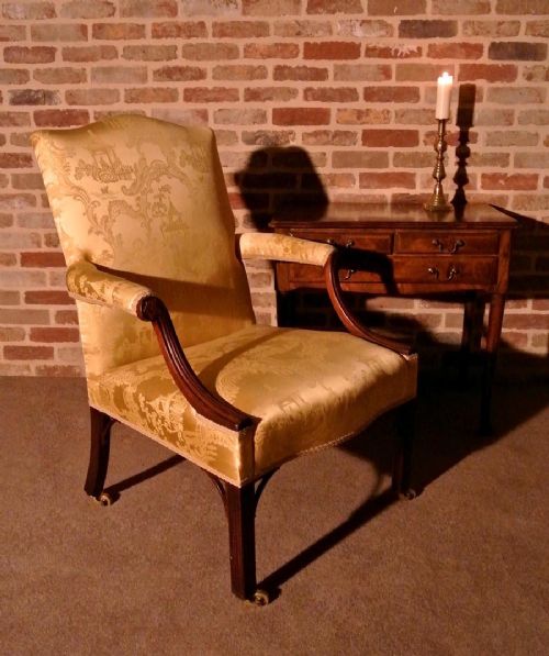 fig 2. Exceptional George III Mahogany Gainsborough Chair c. 1760