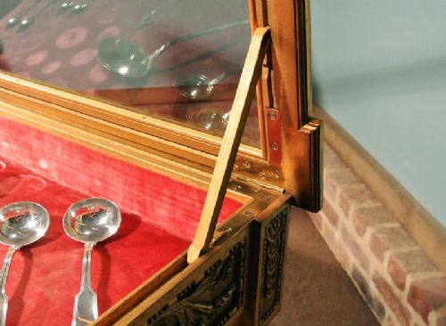 fig 3. Exemplary 19th Century Giltwood Trollope & Sons Bijouterie Table c. 1865