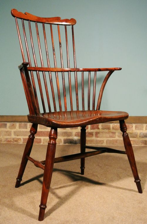 English Yew Wood and Elm Comb Back Windsor Chair C. 1780