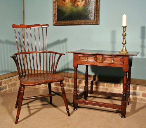 fig 1. English Yew Wood and Elm Comb Back Windsor Chair c. 1780