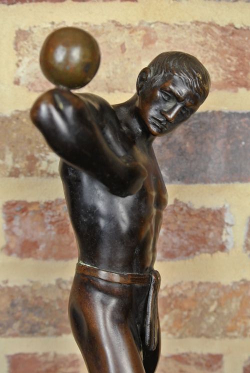 fig 2. High Quality Fine Bronze of An Athlete Signed Otto Schmidt-Hofer c. 1915