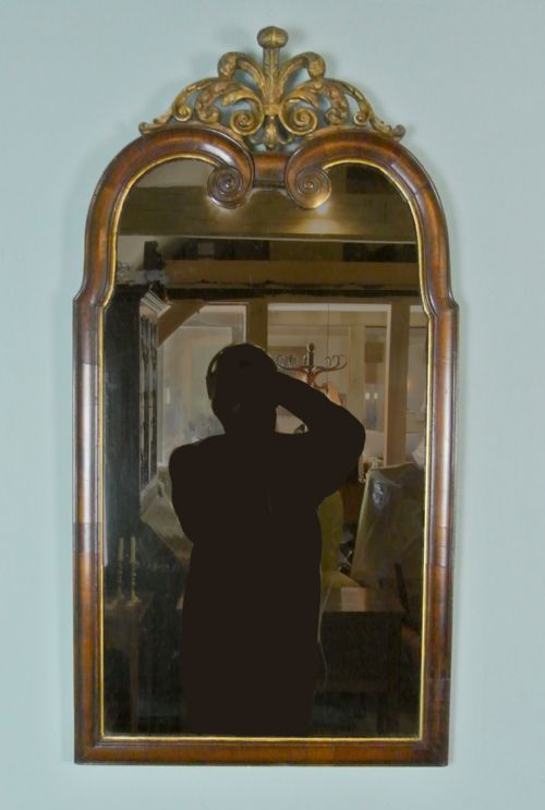 Exemplary Queen Anne Walnut Cushion Frame Mirror with Original Plate C. 1700