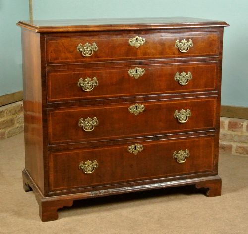 Good Small Georgian Walnut Chest of Drawers of Excellent Colour