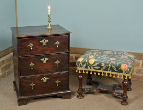 fig 1. Original William and Mary Period Oak Stool c. 1690