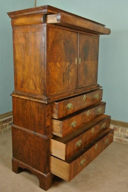 fig 4. Exemplary William and Mary Burr Walnut Cabinet on Chest c. 1680