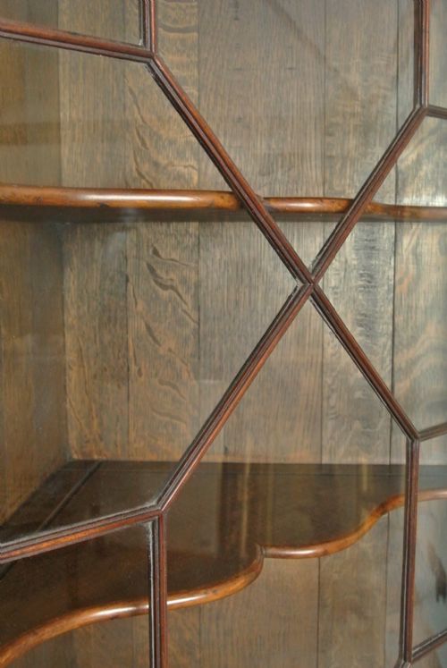 fig 4. Good Georgian Mahogany Corner Display Cabinet c. 1820