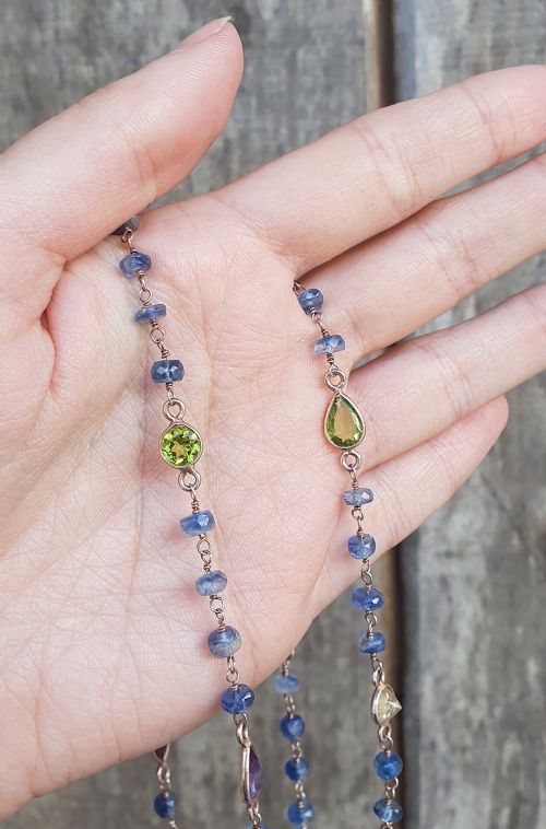 fig 1. Suffragette Gold Necklace of Saphhires, Peridot, Amethyst, c. 1910