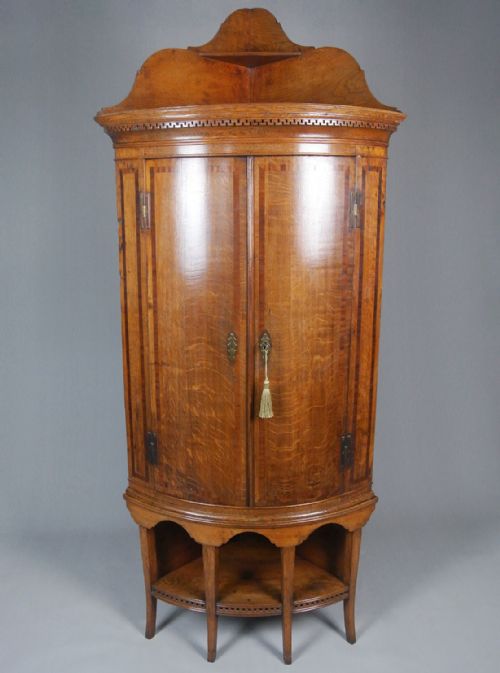 Queen Anne Oak Bow Front Corner Cabinet with Original Upper Shelf  C. 1710