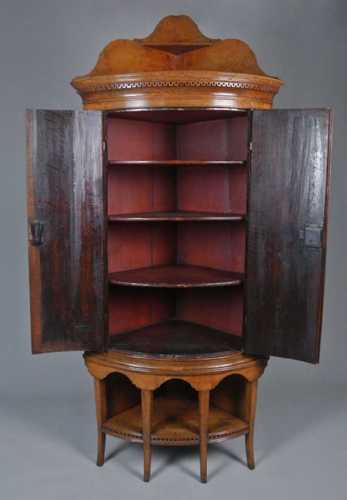 fig 3. Queen Anne Oak Bow Front Corner Cabinet with Original Upper Shelf c. 1710