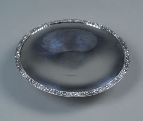 fig 1. Bon Bon Dish, London 1944 - Wakely & Wheeler