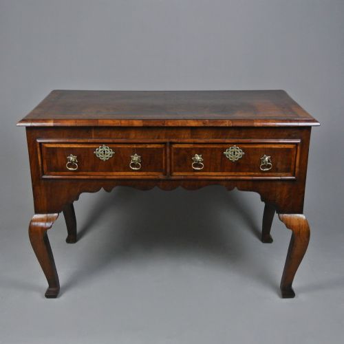GEORGE I WALNUT AND LABURNUM OYSTER VENEER DRESSING TABLE C 1730