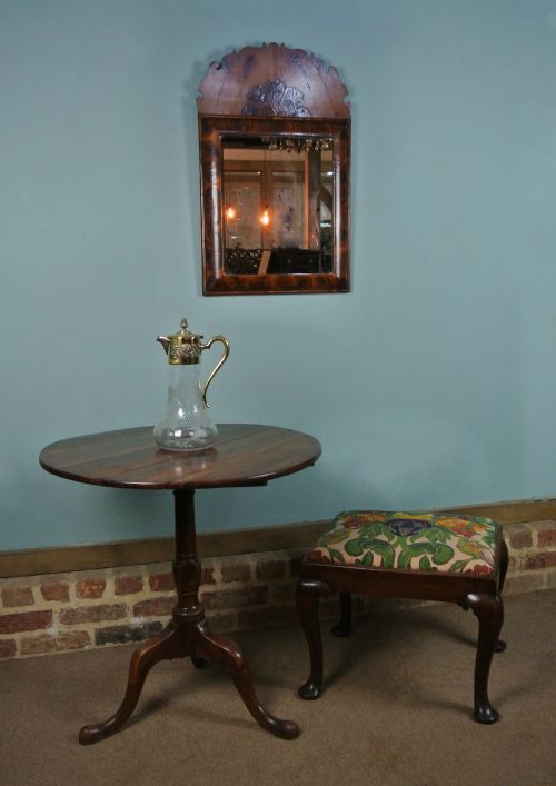 fig 1. William and Mary Yew Wood Oyster Cushion Mirror c. 1690
