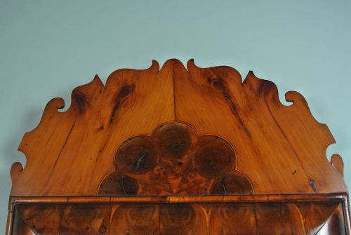 fig 2. William and Mary Yew Wood Oyster Cushion Mirror c. 1690