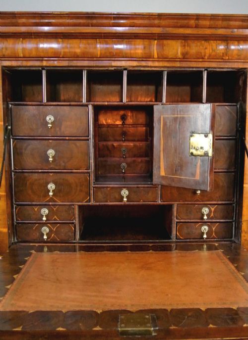 fig 1. Important Cocus Wood Oyster Veneer English Scriptor c. 1675