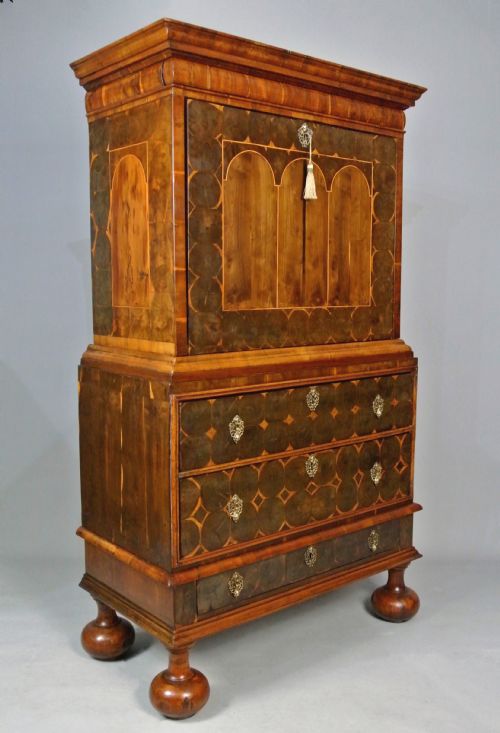 fig 4. Important Cocus Wood Oyster Veneer English Scriptor c. 1675
