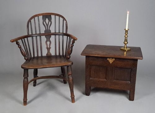 fig 1. Small Early 18th Century Welsh Oak Coffer Bach c. 1710