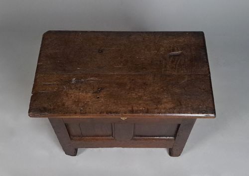 fig 3. Small Early 18th Century Welsh Oak Coffer Bach c. 1710