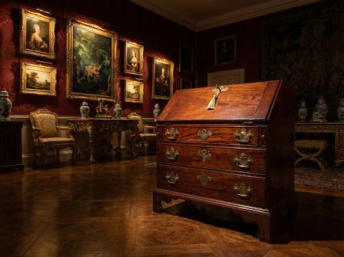 PETITE GEORGE II FRUITWOOD AND CEDARWOOD 'CHIPPENDALE' BUREAU C 1750 - ADDITIONAL PHOTO 1