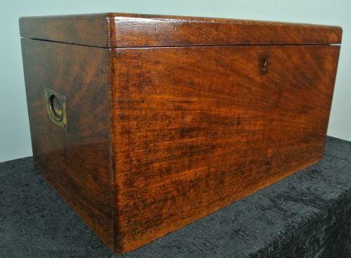 LARGE EARLY VICTORIAN TEAK CAMPAIGN CHEST C 1850 - ADDITIONAL PHOTO 3