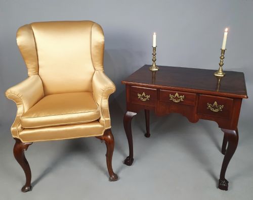 GEORGE III RED WALNUT LOWBOY ON BALL AND CLAW FEET C 1775 - ADDITIONAL PHOTO 2