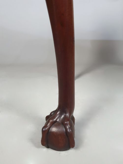 GEORGE III RED WALNUT LOWBOY ON BALL AND CLAW FEET C 1775 - ADDITIONAL PHOTO 5