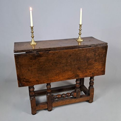 CHARLES II OAK SIDE TABLE OF EXCELLENT COLOUR C1670