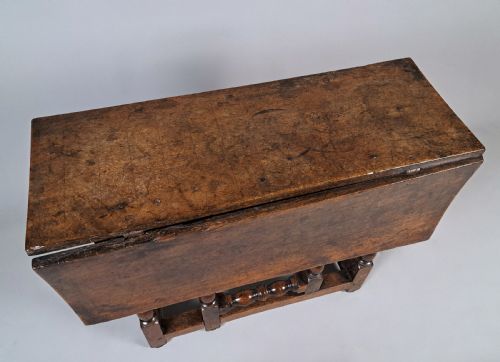 CHARLES II OAK SIDE TABLE OF EXCELLENT COLOUR C1670 - ADDITIONAL PHOTO 2
