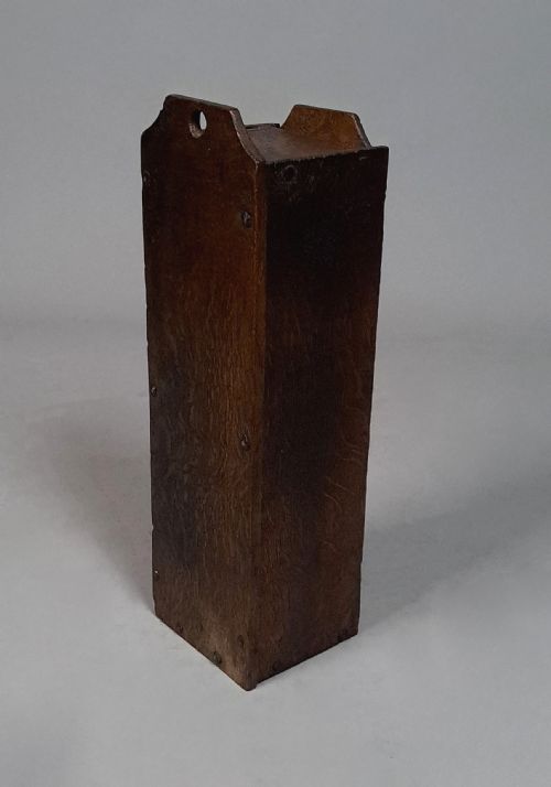 GOOD EARLY 18TH CENTURY OAK CANDLE BOX C 1730 - ADDITIONAL PHOTO 3