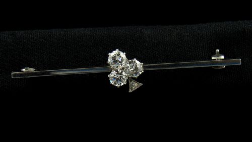 Art Deco Brooch 18kt White Gold and Diamond C. 1925