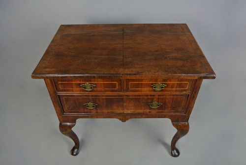 FINE GEORGE I WALNUT LOWBOY C 1730 - ADDITIONAL PHOTO 2