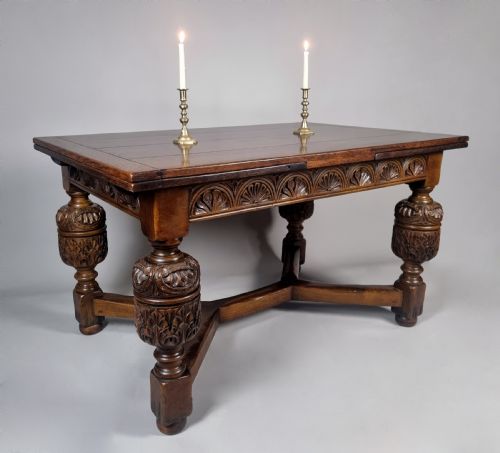 ANTIQUE OAK EXTENDING DINING TABLE SEATING 810 C1900