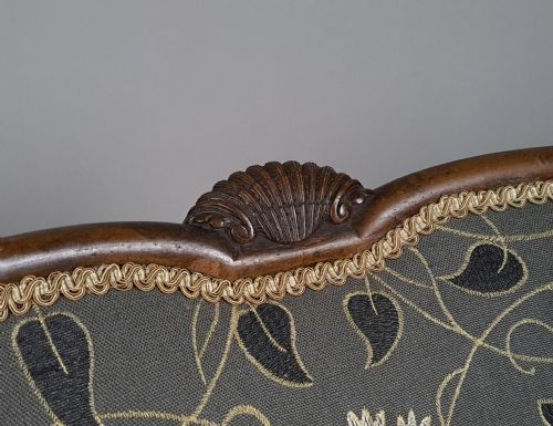 LOVELY 19TH CENTURY WING ARM CHAIR IN THE QUEEN ANNE MANNER C 1850 - ADDITIONAL PHOTO 4