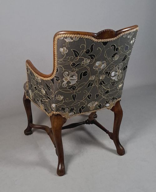 LOVELY 19TH CENTURY WING ARM CHAIR IN THE QUEEN ANNE MANNER C 1850 - ADDITIONAL PHOTO 7
