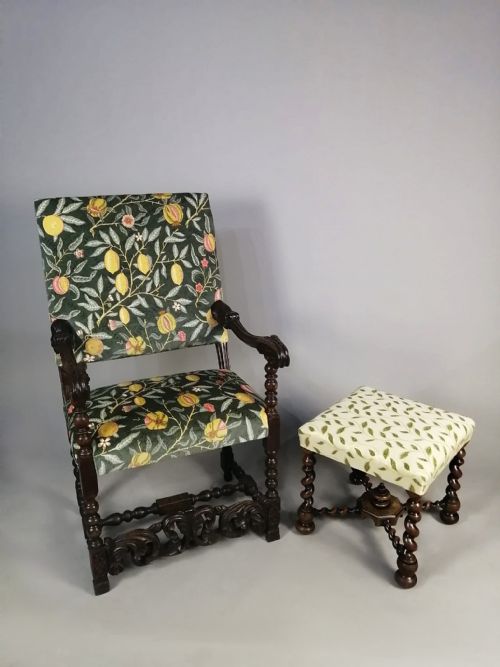 WILLIAM AND MARY DESIGN SPIRAL CARVED WALNUT STOOL C 1850 - ADDITIONAL PHOTO 5