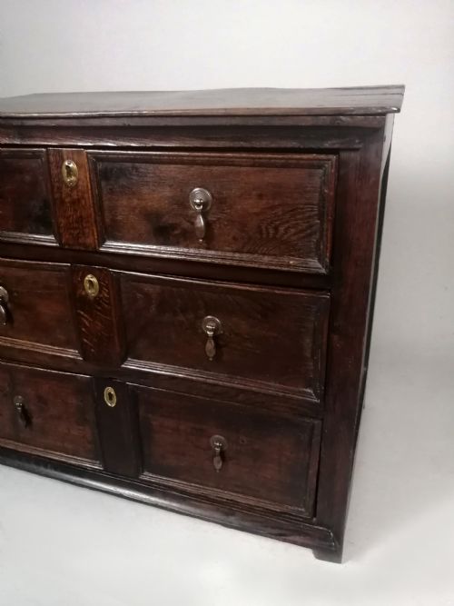 SUPERB QUEEN ANNE OAK AND ELM SMALL CHEST OF DRAWERS C 1700 - ADDITIONAL PHOTO 5