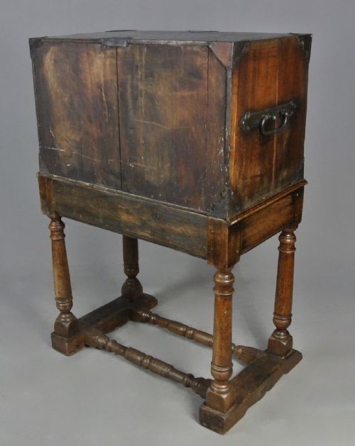 LOVELY ENGLISH OAK STRONG BOX C 1640 - ADDITIONAL PHOTO 4