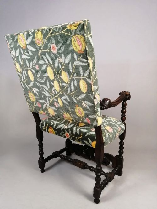 CAROLEAN SOLID WALNUT ARMCHAIR C 1670 - ADDITIONAL PHOTO 4