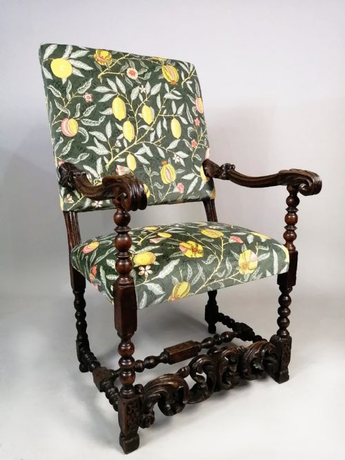 CAROLEAN SOLID WALNUT ARMCHAIR C 1670 - ADDITIONAL PHOTO 6