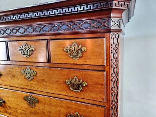 GEORGE III PERIOD CHIPPENDALE CHEST ON CHEST C1760 - ADDITIONAL PHOTO 3