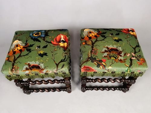 EXCEPTIONAL PAIR OF QUEEN ANNE PERIOD SOLID WALNUT STOOLS C1700 - ADDITIONAL PHOTO 5