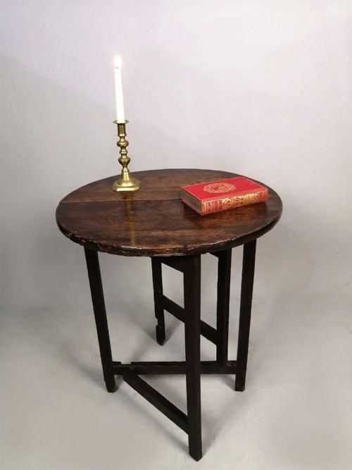 fig 1. 18th Century Oak Folding Coaching Table c. 1790
