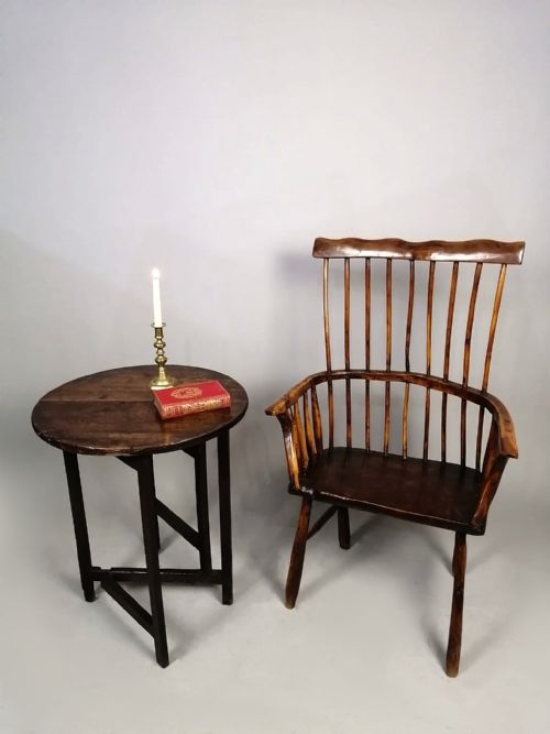 fig 2. 18th Century Oak Folding Coaching Table c. 1790