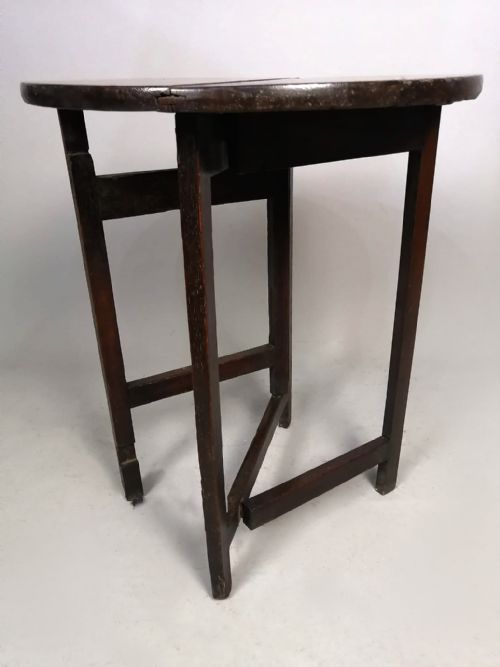 fig 4. 18th Century Oak Folding Coaching Table c. 1790