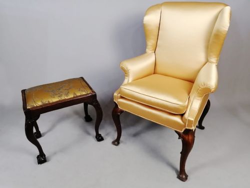LOVELY GEORGE II PERIOD IRISH CARVED ELM STOOL C 1750 - ADDITIONAL PHOTO 1