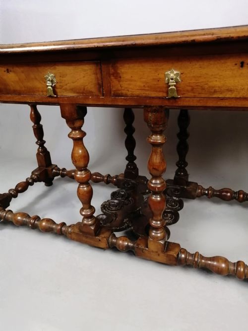 GEORGIAN WALNUT DRESSER SIDEBOARD WITH EARLIER WALNUT PANEL C 1820 - ADDITIONAL PHOTO 5